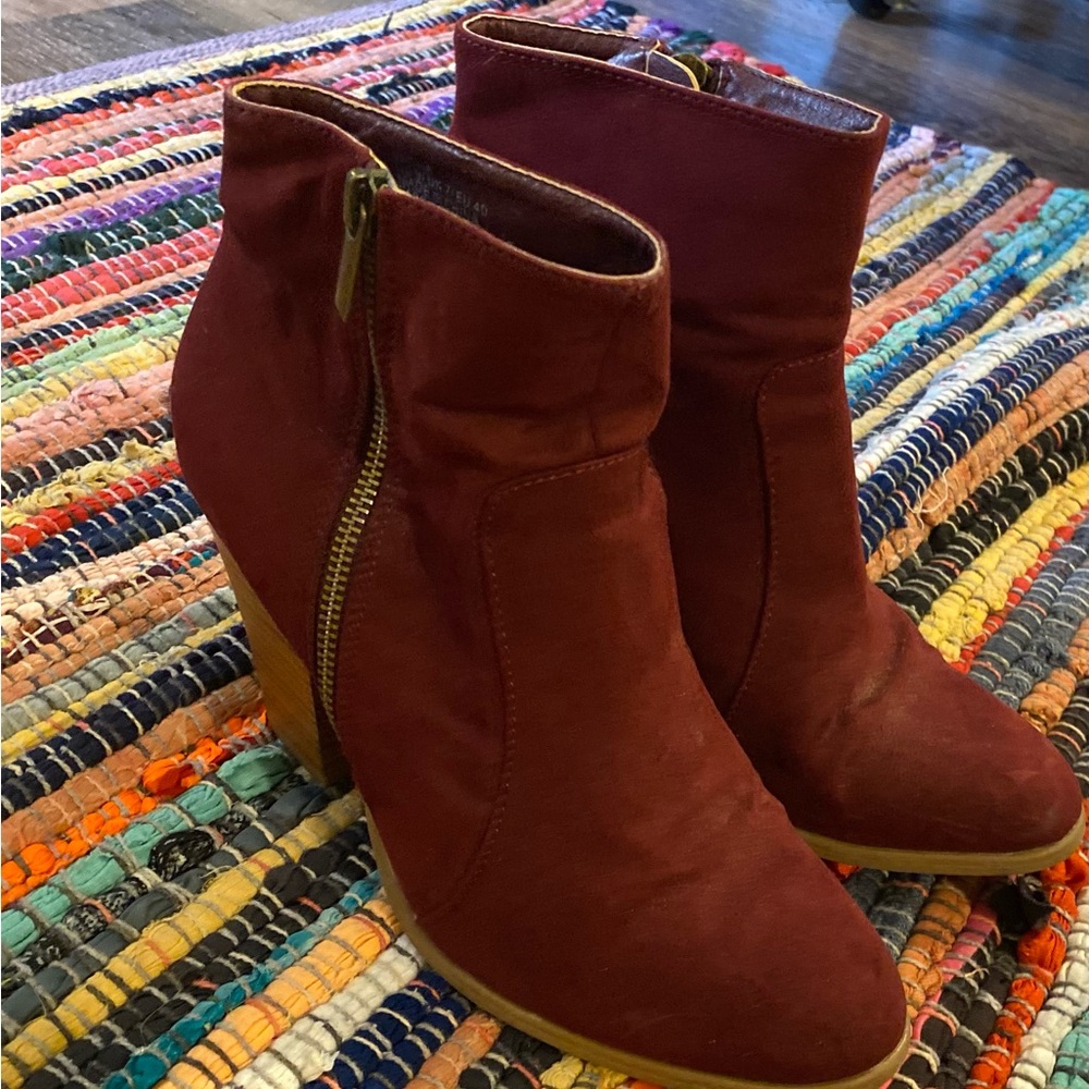 Vasha Size 9 Women’s Shoe